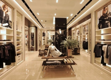 Thiết kế cửa hàng thời trang hiện đại đẹp, tối ưu trưng bày và thu hút khách hàng